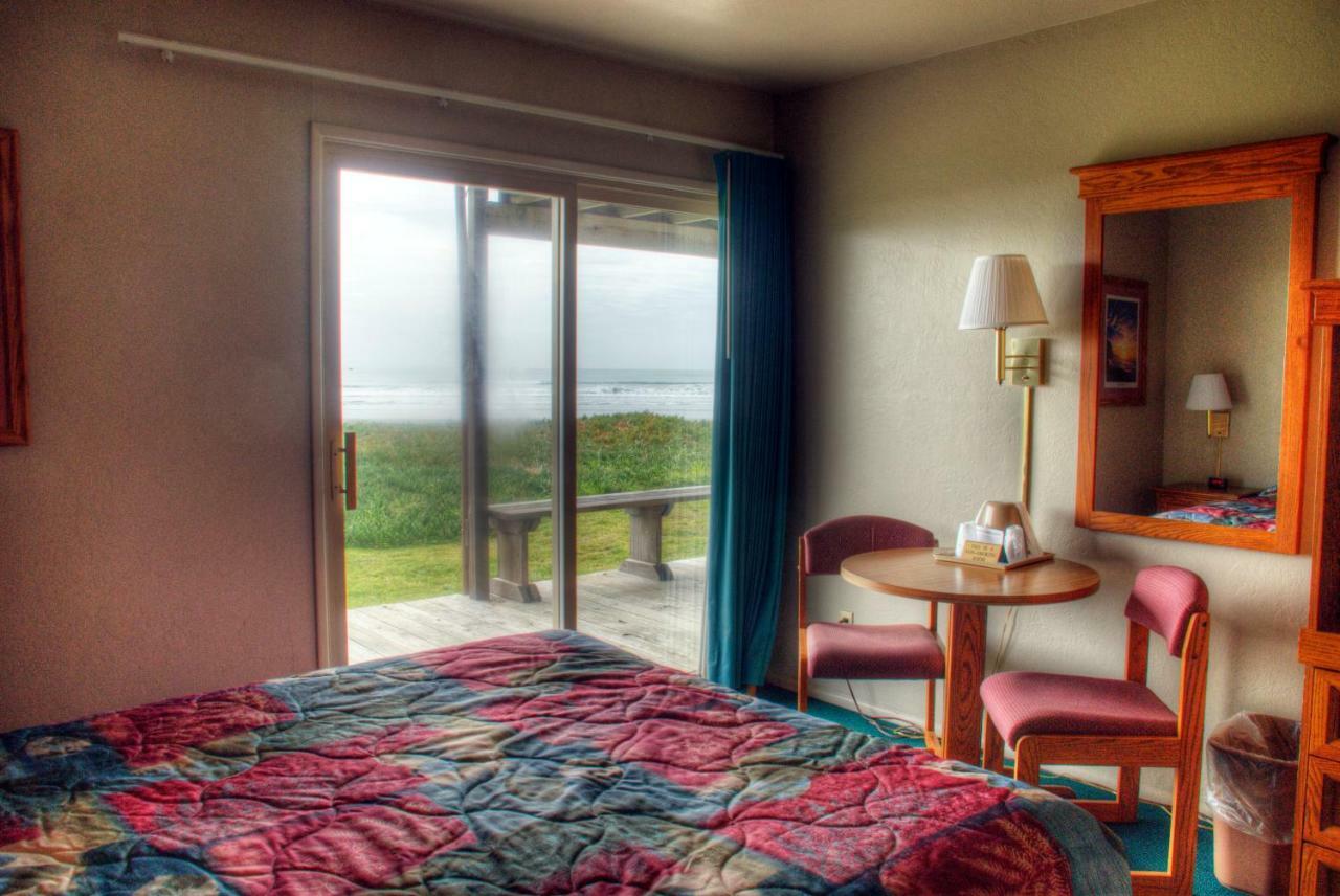 Crescent Beach Motel Crescent City Room photo