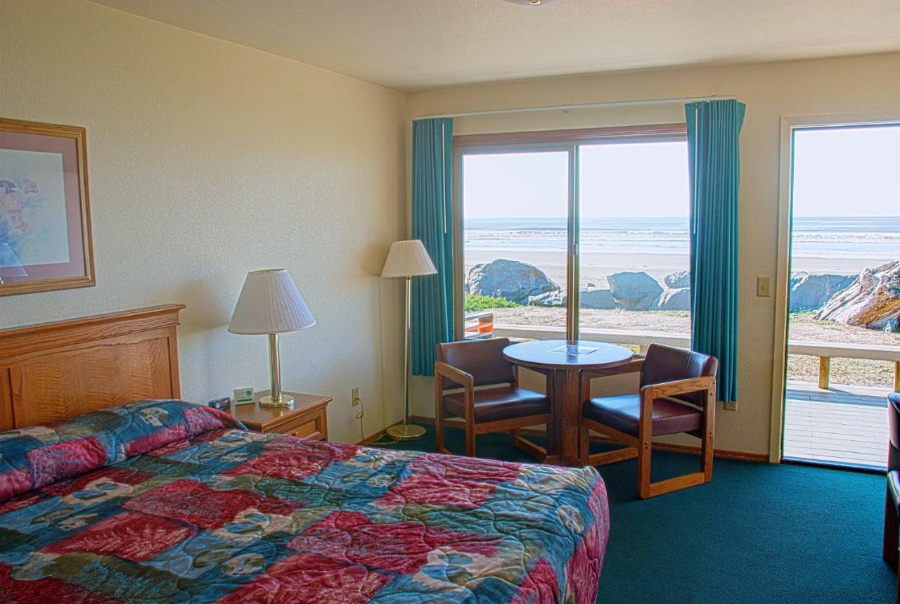 Crescent Beach Motel Crescent City Room photo