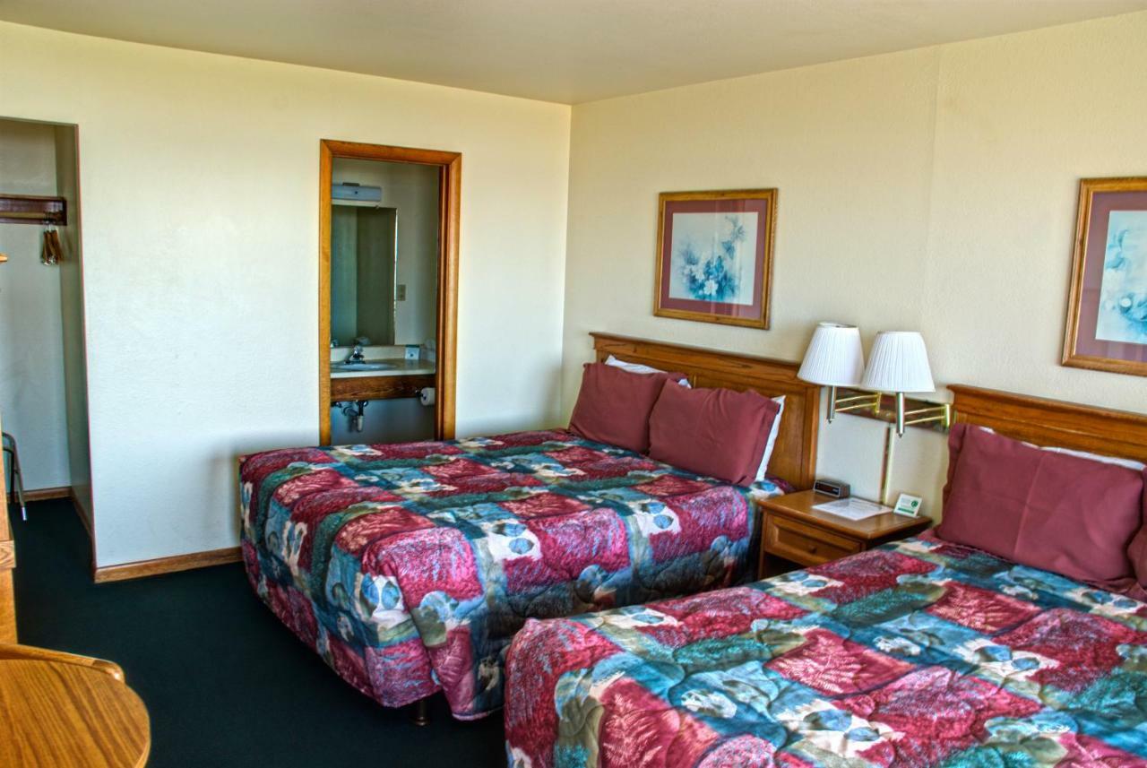 Crescent Beach Motel Crescent City Room photo