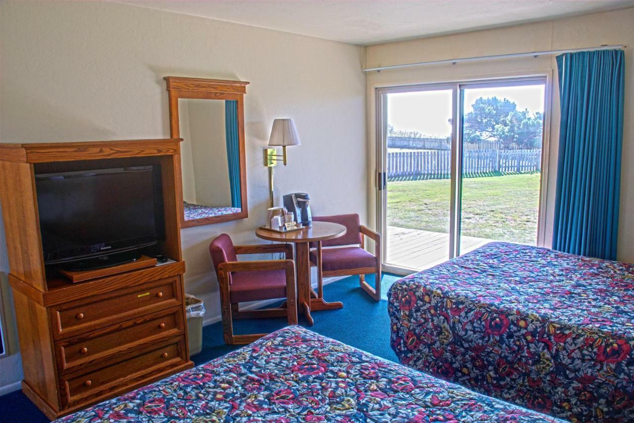 Crescent Beach Motel Crescent City Room photo